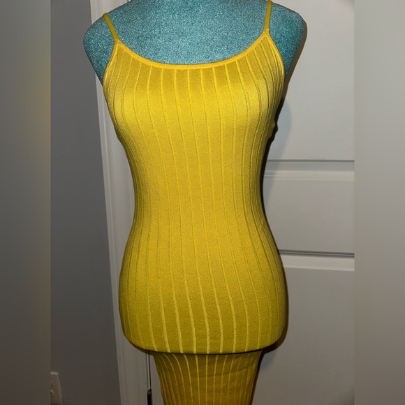 Yellow Maxi Dress 👗✨ - Picture 10 of 10